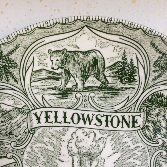 Vintage Green Transfer ware Yellowstone National Park Souvenir Plate - Picture 3 of 5